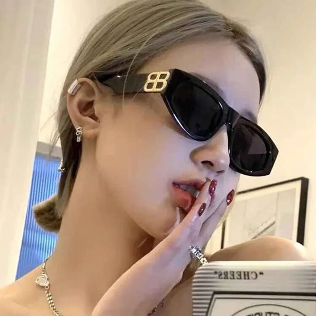 Alternative view of Kính Mát Nữ Kiểu Cổ Điển Km110820 - Pg Fashion