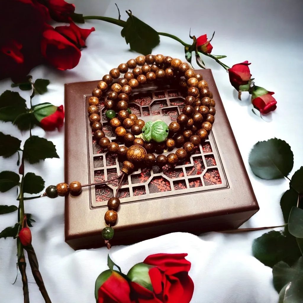 Vòng Tay Trầm Hương Kết Túi Tiền Đá Cẩm Thạch Thiên Nhiên 108 Hạt - Thắng Giang