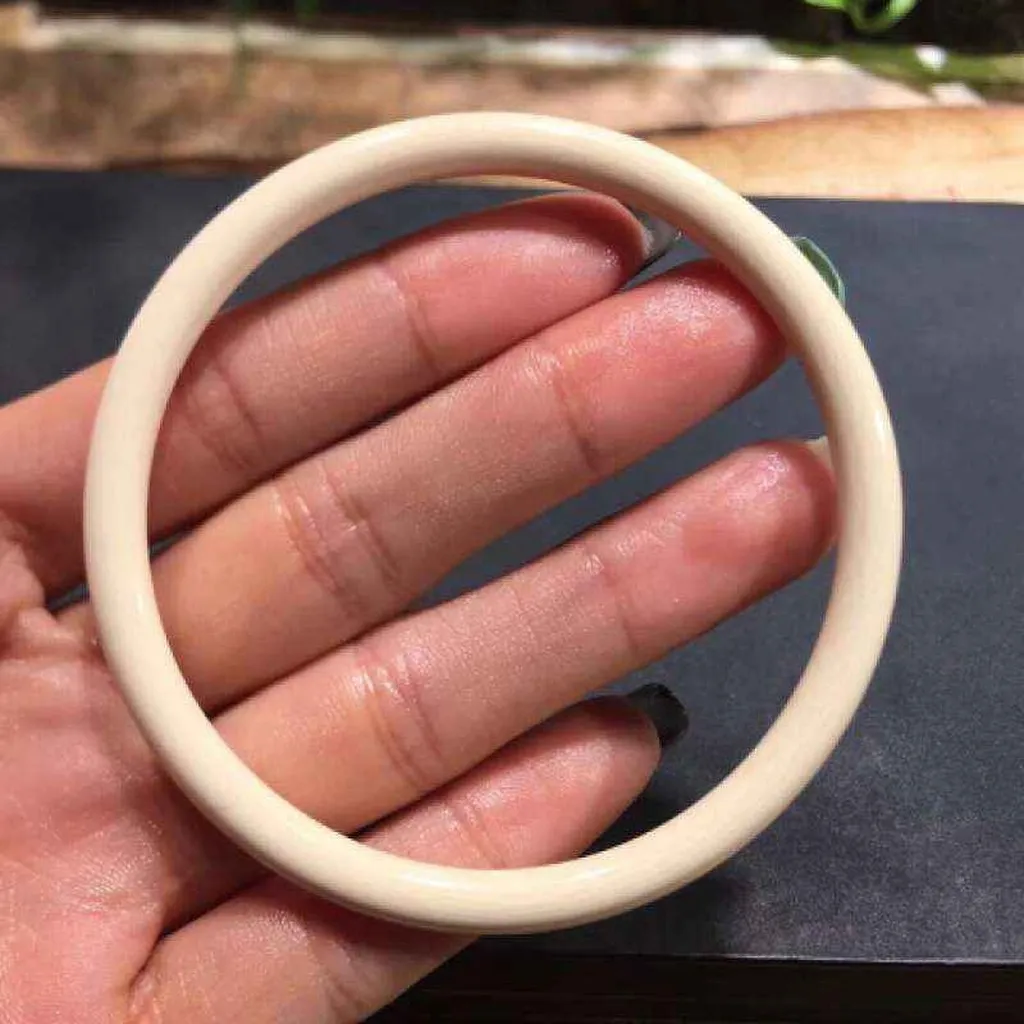 Vòng Tay Xương Mỹ Nghệ 6 Ly - Thắng Giang