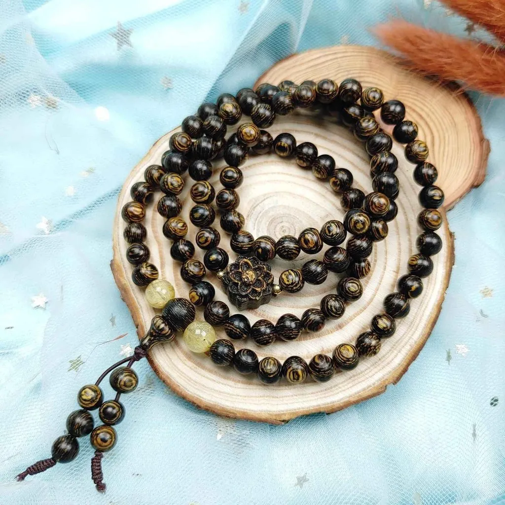 Vòng Tay Trầm Hương Sánh Phối Charm Sen - Thắng Giang