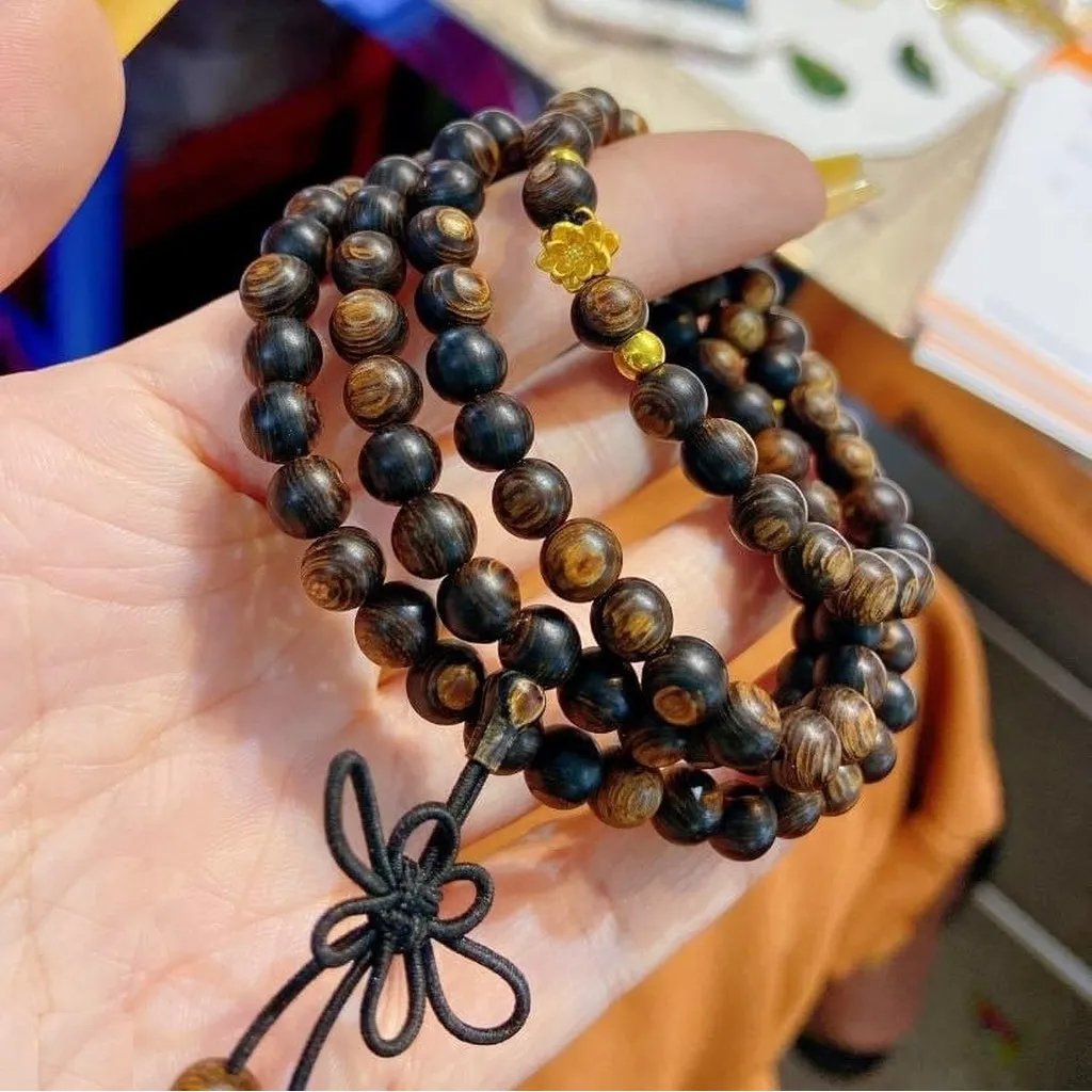 Vòng Tay Trầm Hương Sánh Chìm Phối Sen Vàng Ta 24k - Thắng Giang