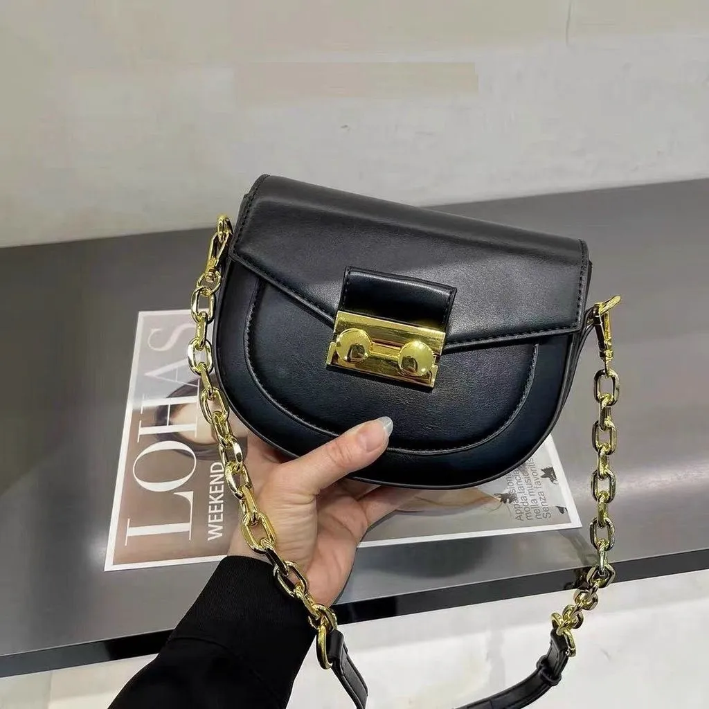 Alternative view of Túi Xách Nữ Dáng Tròn Khóa Miu Tm11 - Kk Store