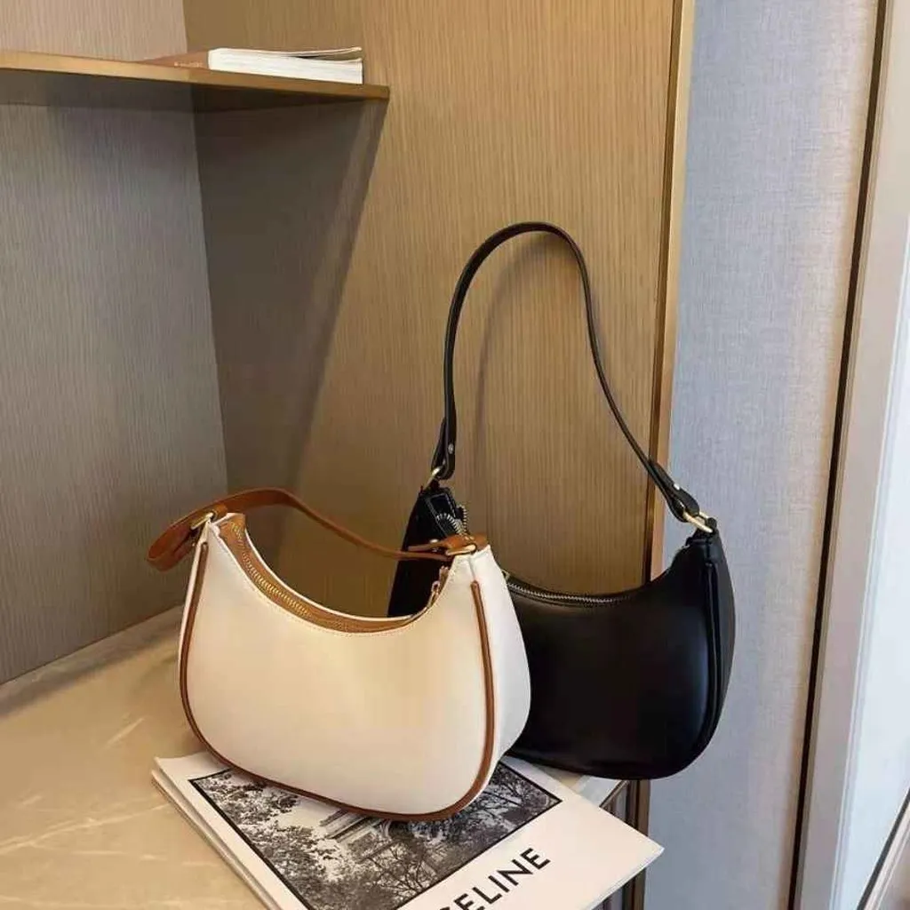 Túi Kẹp Nách Nữ Đeo Vai Dáng Thuyền Classic Cổ Điển Tinh Tế - Ausa House