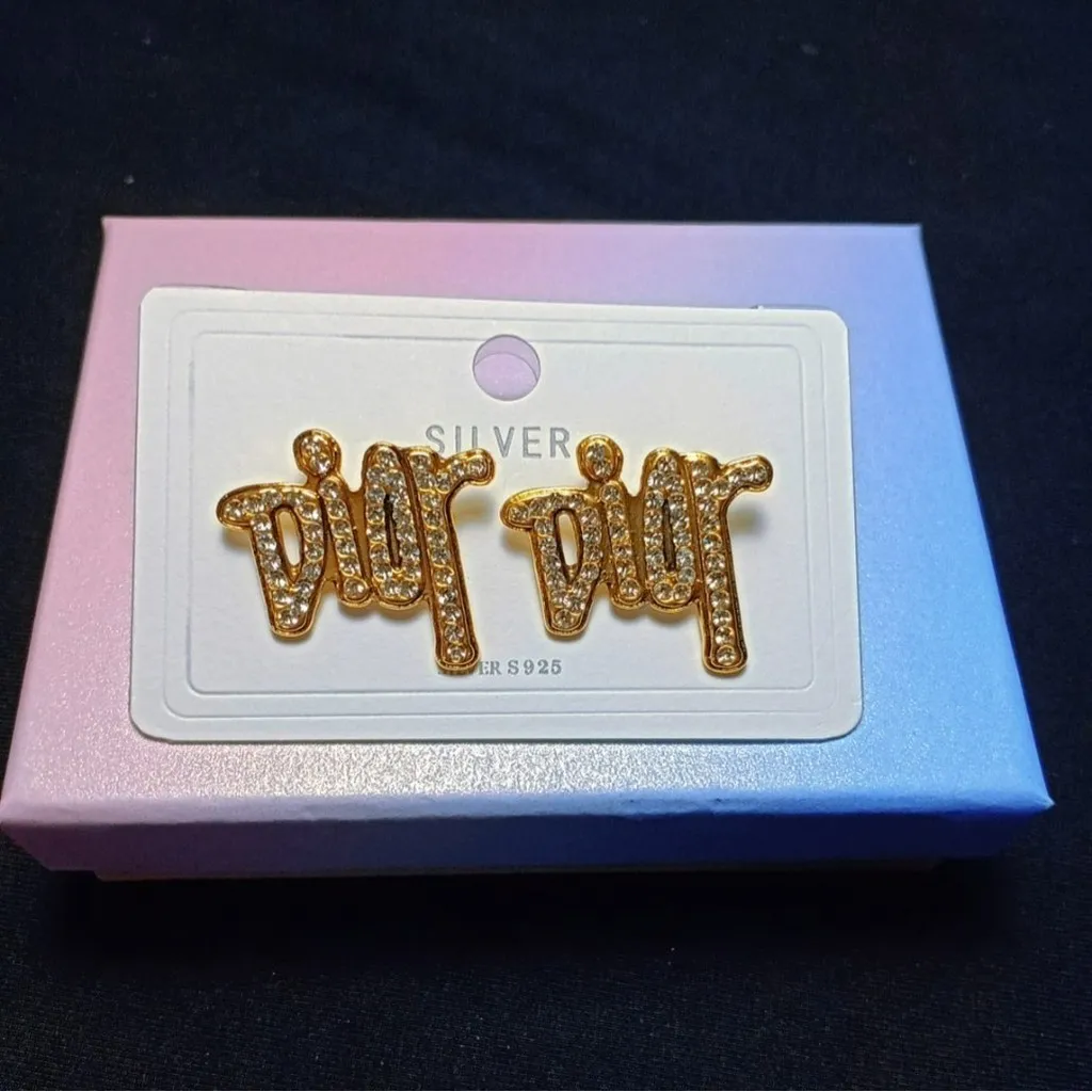 Alternative view of Set Vòng Cổ Xích Vàng Dior Mix Khuyên Tai Dior S236 - Lady's Passion