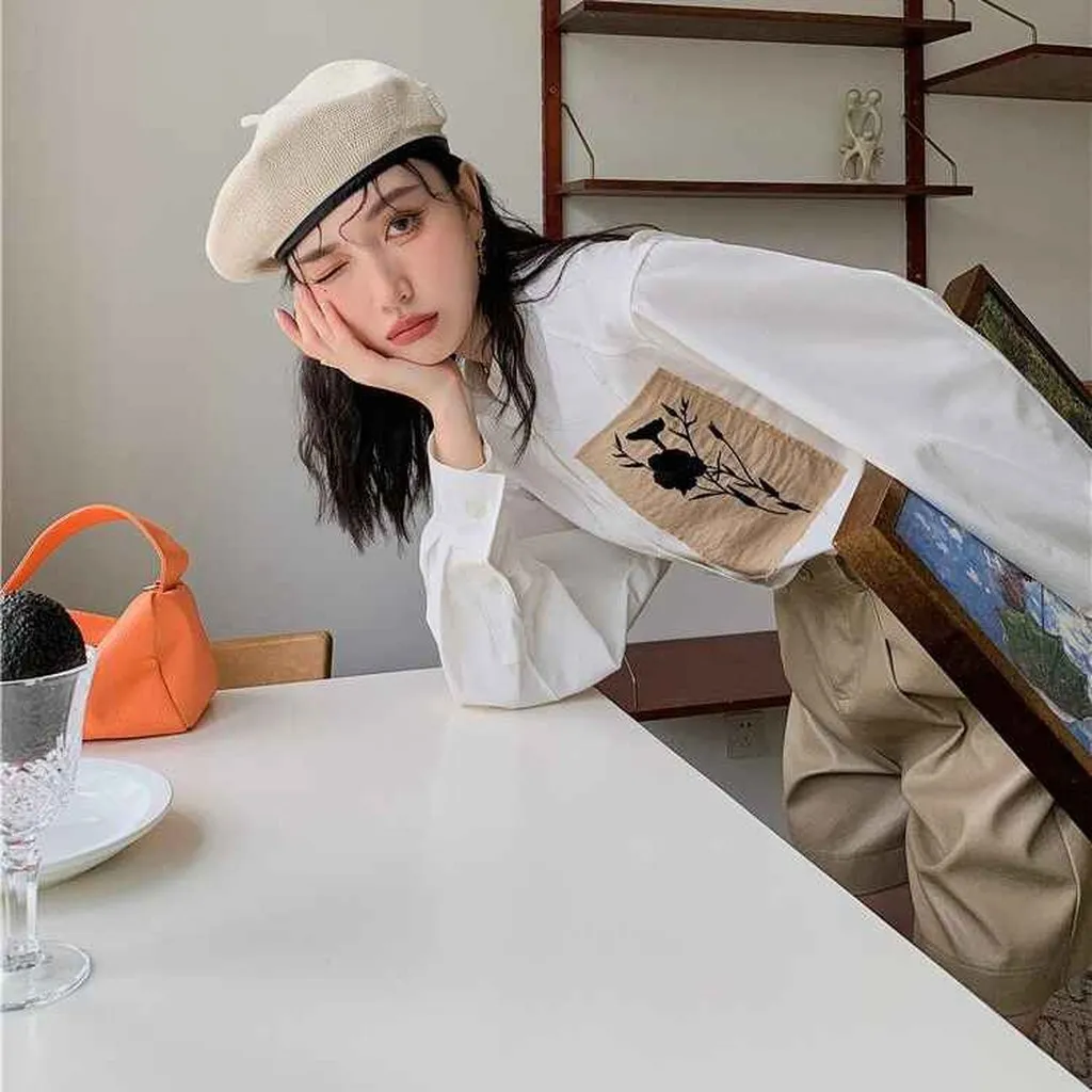 Alternative view of Áo Sơ Mi Trắng Thêu Mảnh Vải Hoa - Mushroom Lee