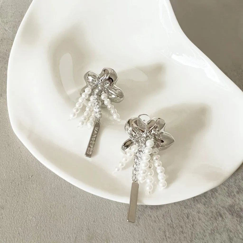 Alternative view of Bông Tai Cánh Hoa Bạc Nhụy Ngọc Trai Tassel - Mushroom Lee