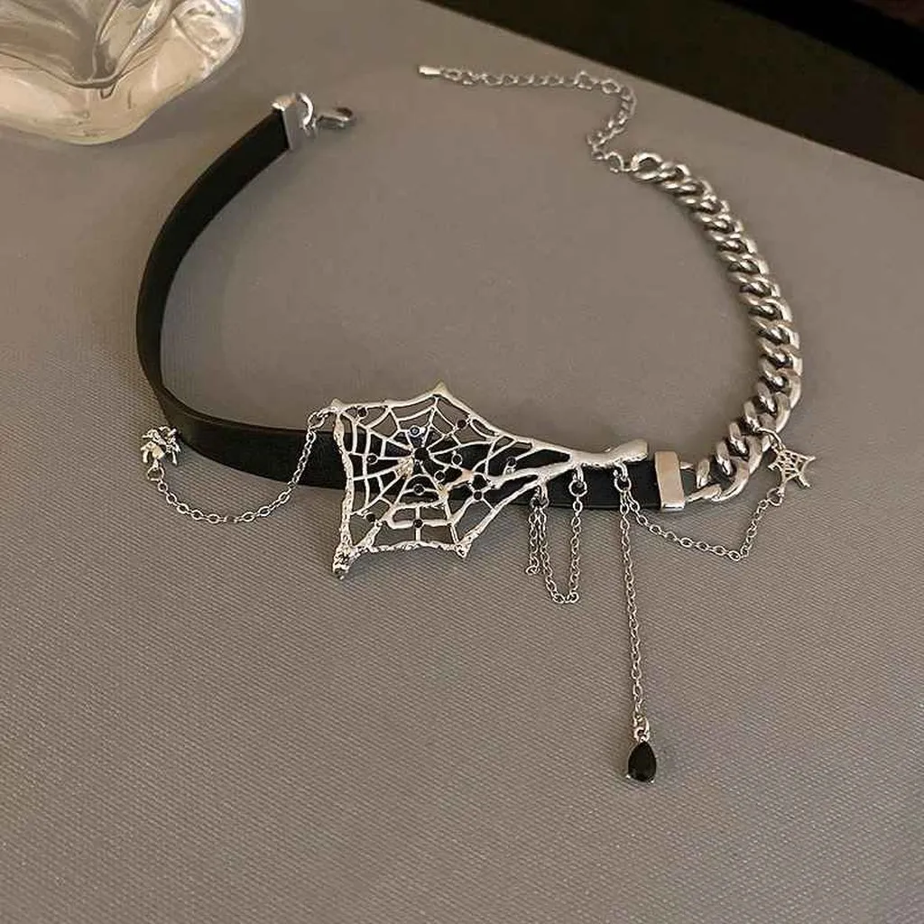 Vòng Cổ Choker Da Spider Web Rock - Mushroom Lee