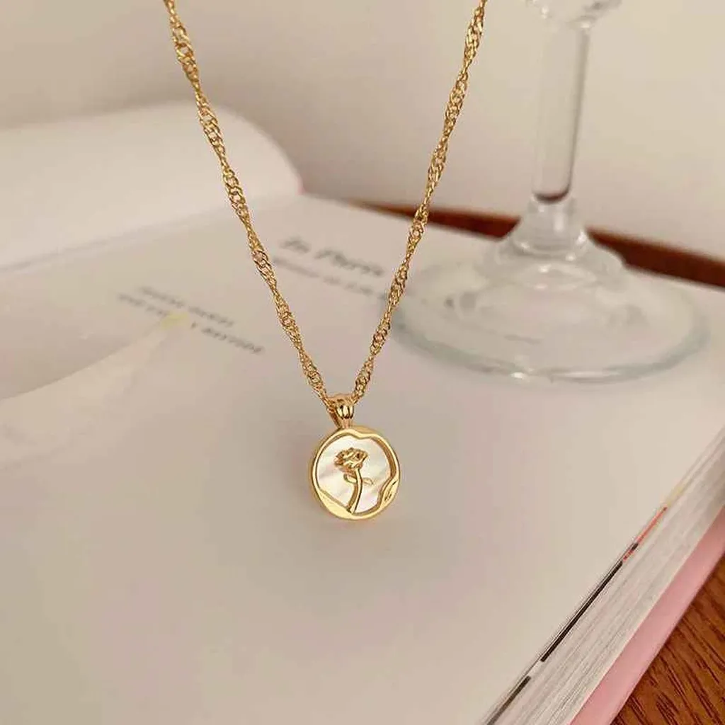 Vòng Cổ Sợi Mảnh Mặt Hoa Hồng Gold - Mushroom Lee