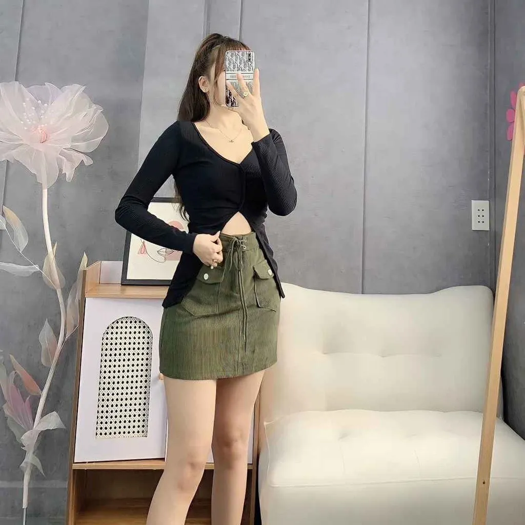 Alternative view of Áo Kiểu Gân Xẻ Tà Tay Dài - Lê Phương Boutique