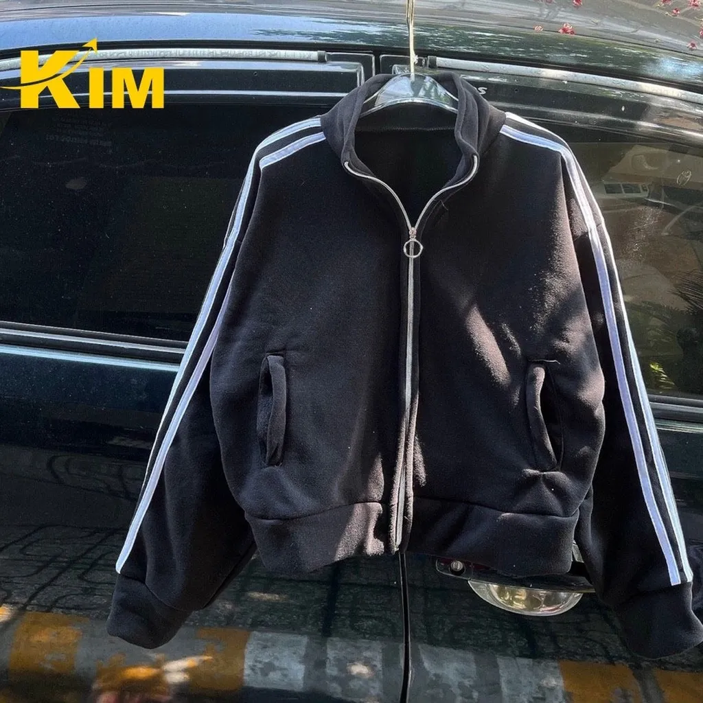 Alternative view of Áo Khoác Nỉ Dáng Lửng Phối Sọc Tay Hot Trend - Kim
