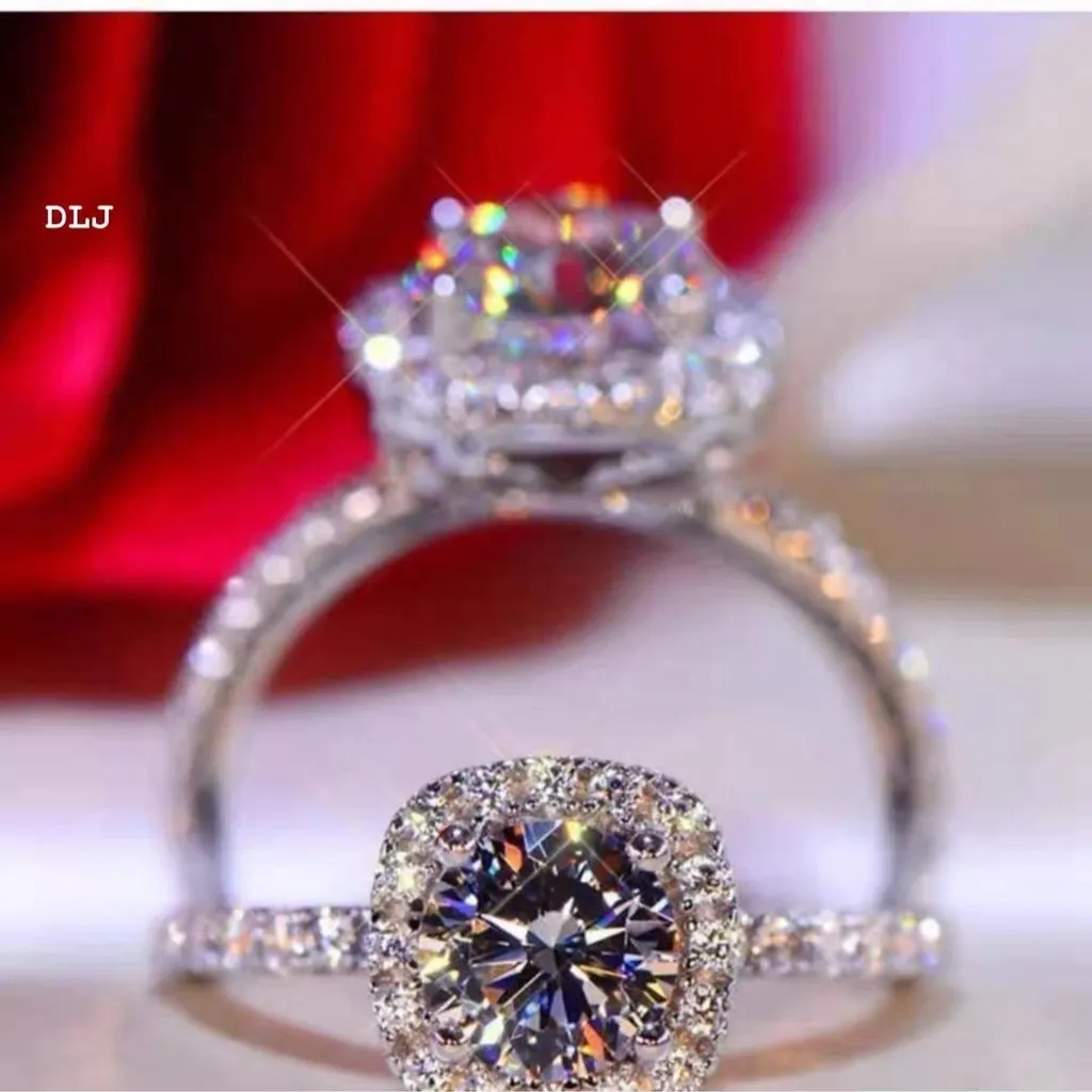 Alternative view of Nhẫn Mặt Vuông Xi Bạch Kim Gắn Kim Cương Moissanite Tặng Kèm Kiểm Định Quốc Tế - Thắng Giang