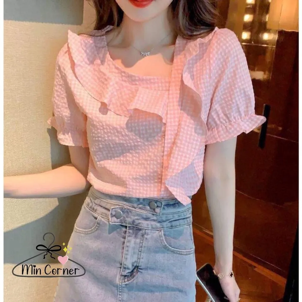 Áo Kiểu Nữ Cổ Xéo Phối Bèo Tay Phồng Chất Kate Xốp Ms6 - Min Corner