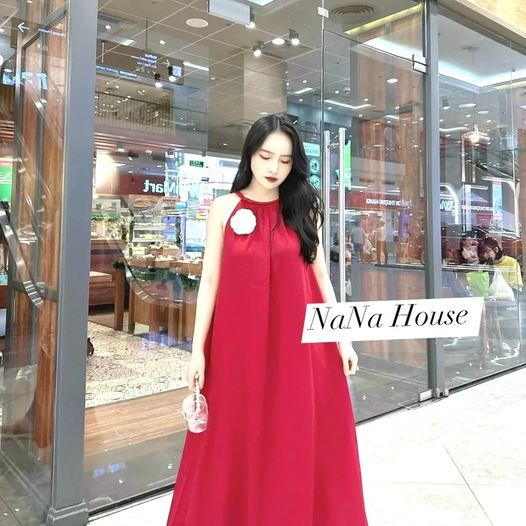 Alternative view of Váy Maxi Đi Biển Cổ Yếm Dáng Dài Đính Bông Sang Trọ Nana Freesize < 55kg Ht1050 - Nana House
