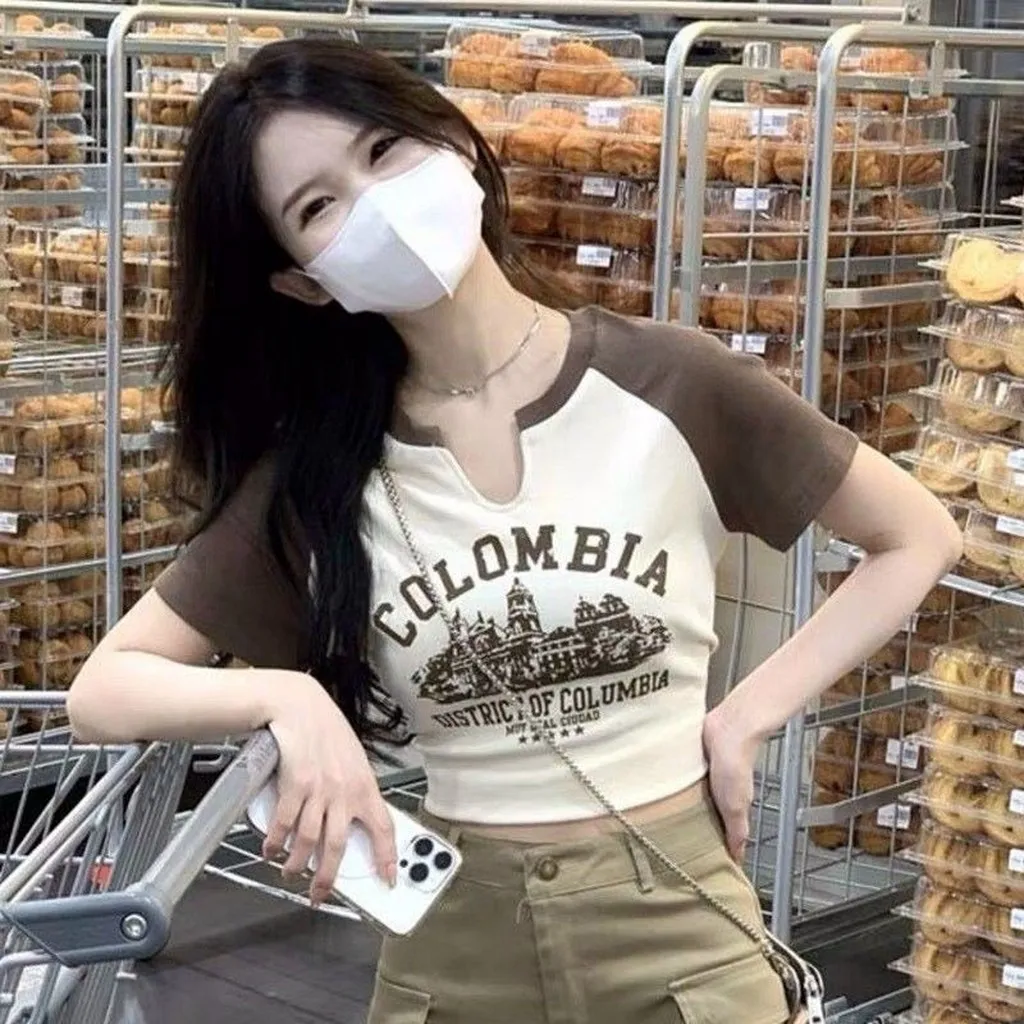 Alternative view of Áo Croptop Ôm Body Nữ Colombia Tay Ngắn Cổ Xẻ V Ug037 - Nana House