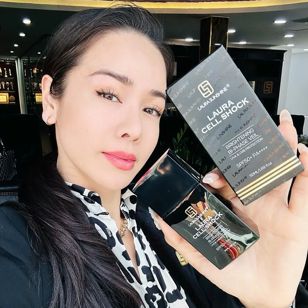 Alternative view of Kem Chống Nắng Tế Báo Gốc Cell Shock Brightening Bi-phase Veil Spf50+ Pa++++ 50ml Laura Sunshine