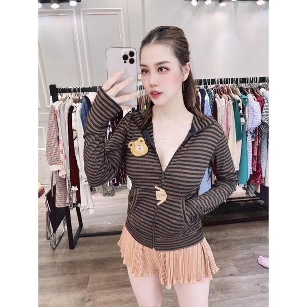 Áo Khoác Chống Nắng Gân Sọc Thêu Gấu Nhiều Màu - Be Yourself