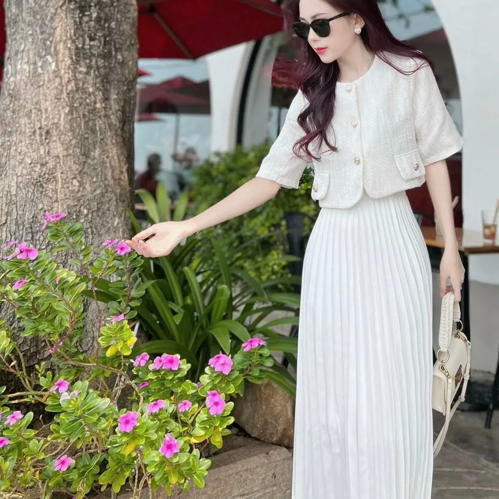 Alternative view of Set Đầm Dự Tiệc Sang Chảnh Dáng Dài Xếp Ly V525 - Haka Mây