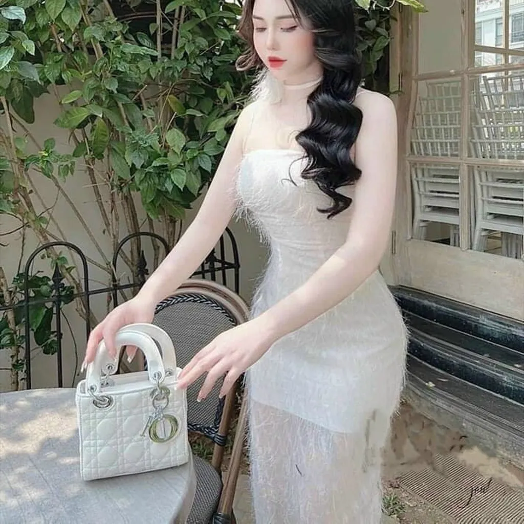 Alternative view of Đầm Lông Vũ Ôm Body Buột Hoa Cổ Sang Chảnh V512 - Haka Mây