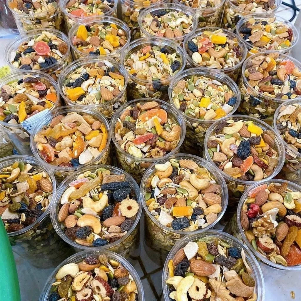 Alternative view of Granola Ngũ Cốc Mix Hạt Dinh Dưỡng Ngũ Cốc Giảm Cân 500g/lon - Minh Ngọc