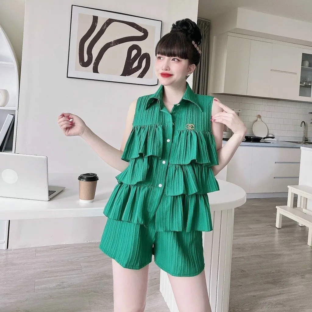 Set Đồ Bộ Chất Đũi Áo Cổ Sơ Mi Sát Nách Kèm Quần Short M496 - Lisa