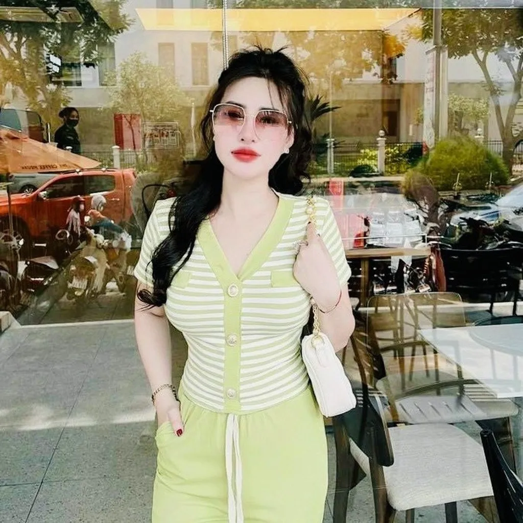 Alternative view of Set Đồ Bộ Nữ Tay Ngắn Áo Thun Sọc Cổ Chữ V Quần Dài Dd089 - Nana House