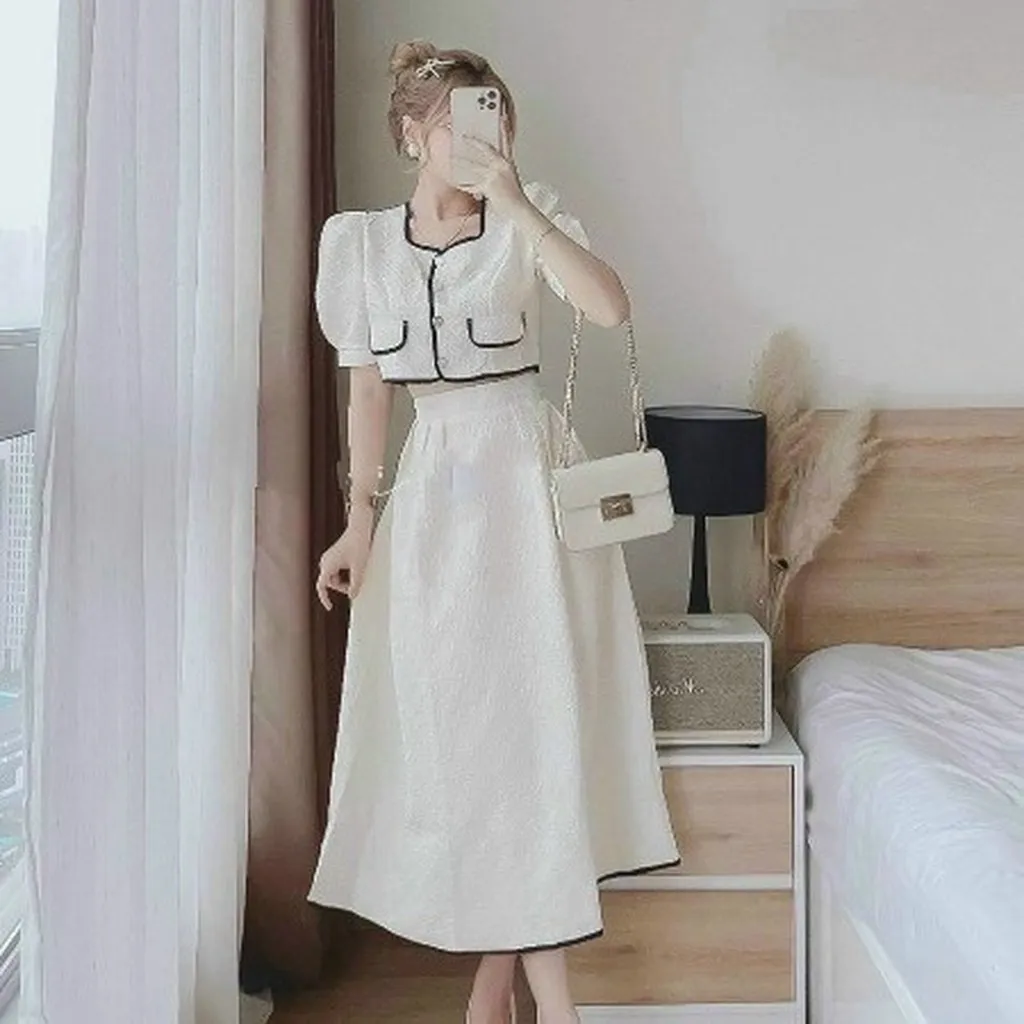 Set Áo Viền Cài Nút Thật Kèm Chân Váy Xòe Dài Màu Vàng V30 - Haka Mây