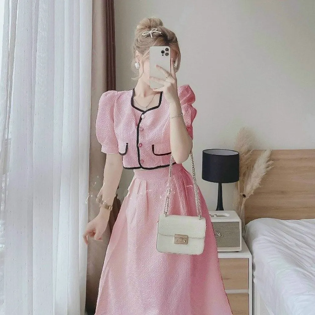 Alternative view of Set Áo Viền Cài Nút Thật Kèm Chân Váy Xòe Dài Màu Vàng V30 - Haka Mây