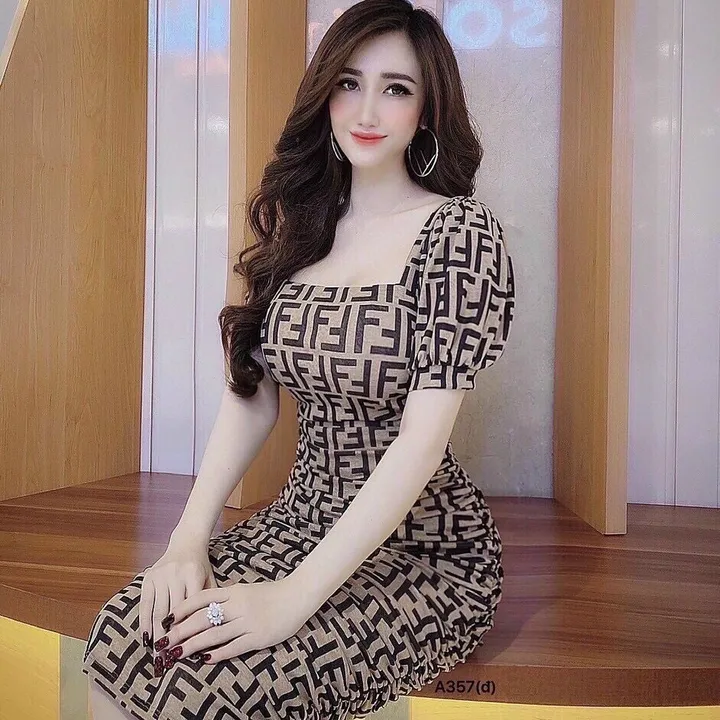 Alternative view of Đầm Body Nhún Thun Tay Bồng Cổ Vuông Tôn Dáng Sang Chảnh V163 - Haka Mây