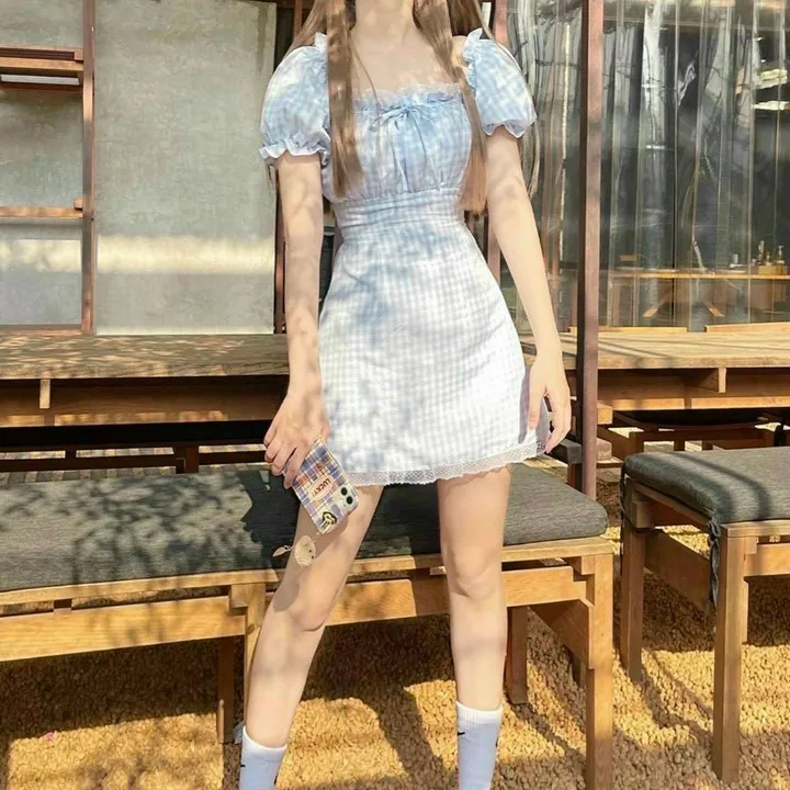 Alternative view of Váy Ngắn Dịu Dàng Carô Xanh Tay Bồng Đính Kèm Nơ Viền Bèo Chân Váy V98 - Cloudy Dress