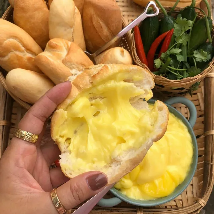 Bơ Hột Gà Ta Kẹp Bánh Mì Ngon Hết Sẩy - Winnie House