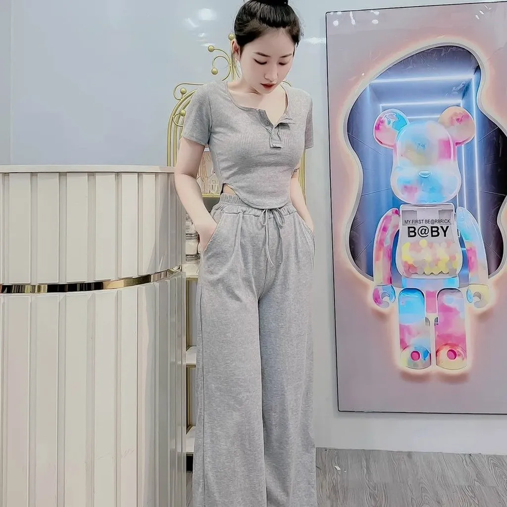Alternative view of Set Bộ Đồ Nữ Áo Croptop Cổ Tròn Tay Ngắn Kèm Quần Dài Chất Len Tăm M916 - Lisa