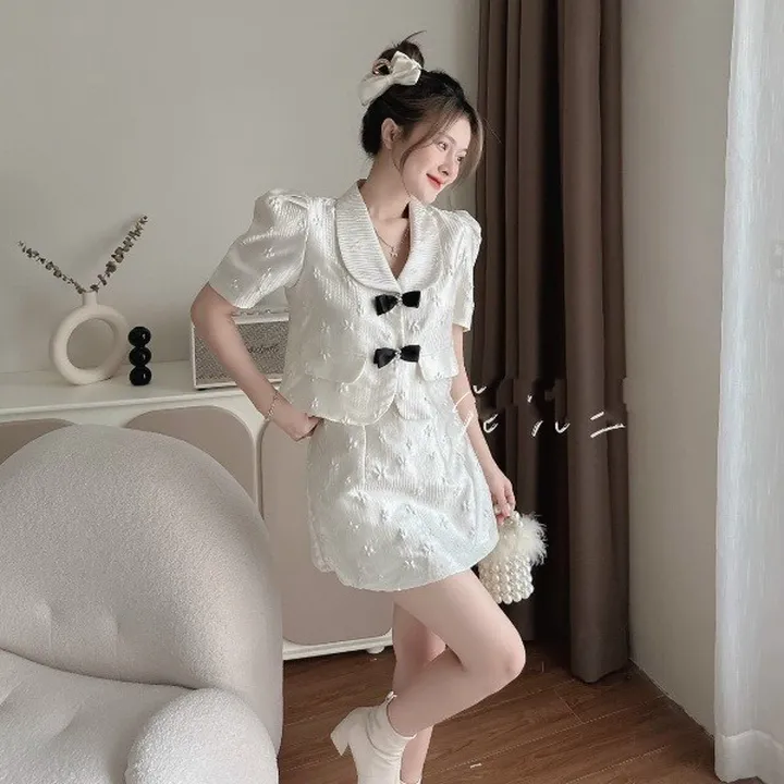 Alternative view of Set Váy Gấm Đính Kèm Nơ Nhỏ Cá Tính V368 - Haka Mây