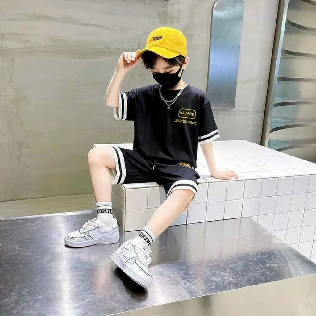 Alternative view of Đồ Bộ Thể Thao Nam Nữ Unisex Khung Viền Chữ Hazard - Ausa House