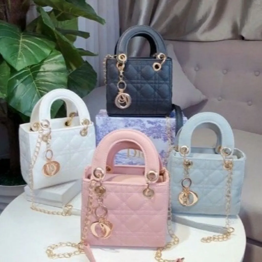 Alternative view of Túi Xách Nữ Đeo Chéo Dior Cao Cấp Đựng Vừa Điện Thoại Size 18 T001 - Trùm Sỉ Vn