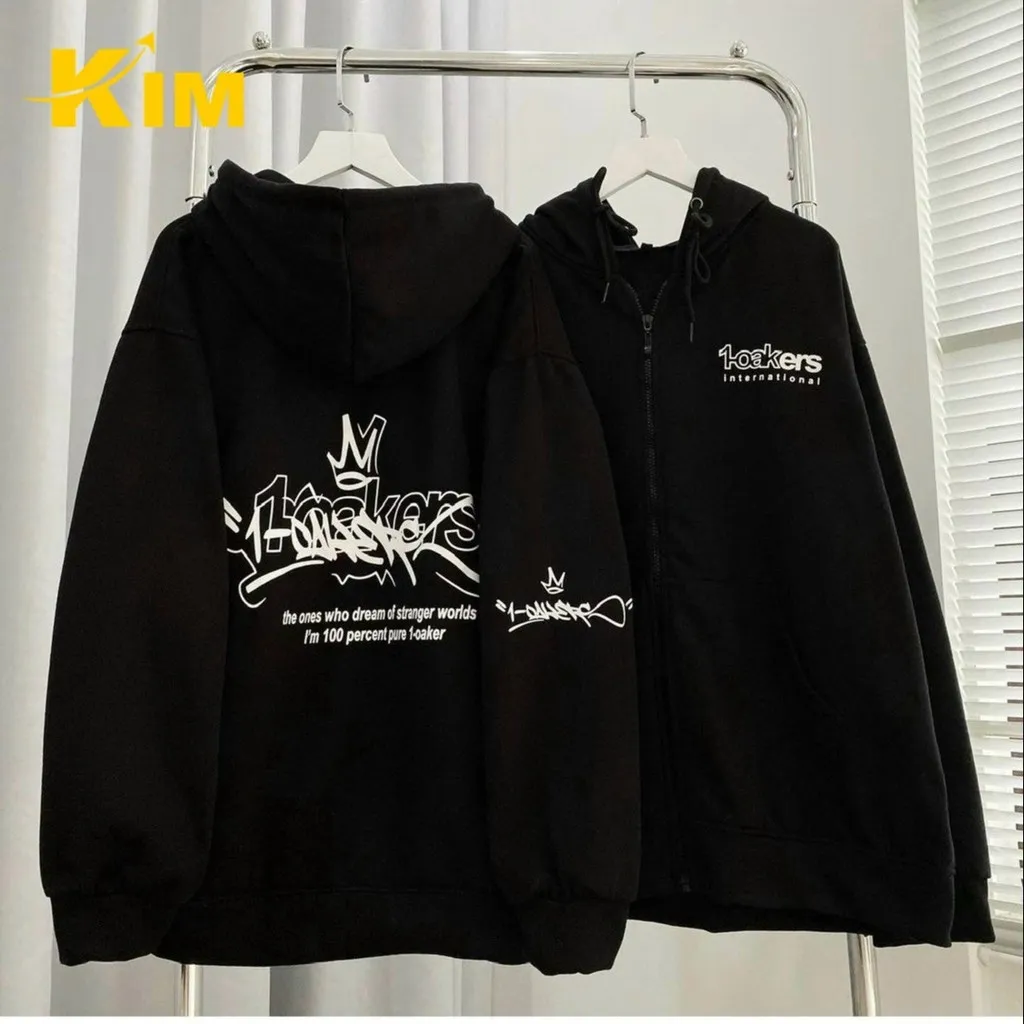 Áo Khoác Nỉ Unisex Dây Kéo Có Nón In Chữ Roakers Màu Đen - Kim