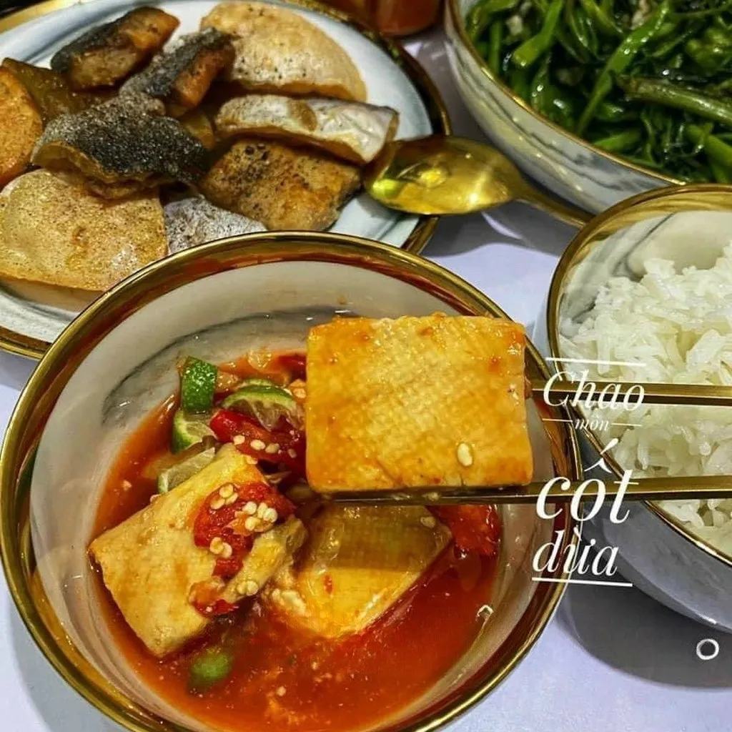 Chao Môn Cốt Dừa Hương Vị Thiên Đường Giữa Lòng Phố Xá - Winnie House