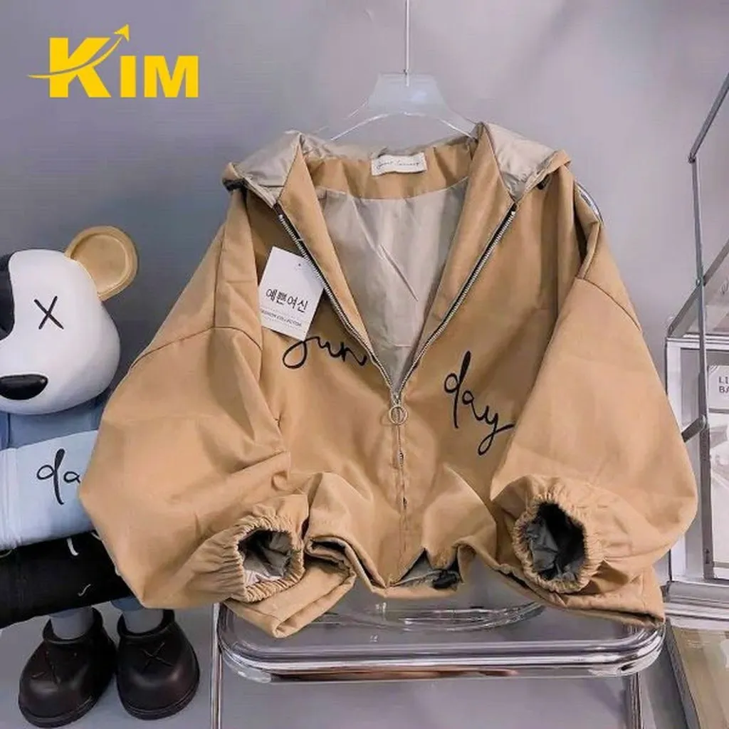 Áo Khoác Da Lộn Nữ 2 Lớp Lót Dù In Chữ Sunday Kiểu Tay Phồng Có Nón - Kim