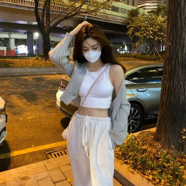 Alternative view of Áo Ba Lỗ Nữ Croptop Đen Trắng Thun Body Chất Liệu Nhập Khẩu Cao Cấp Dáng Ôm 326 - Larita Fashion