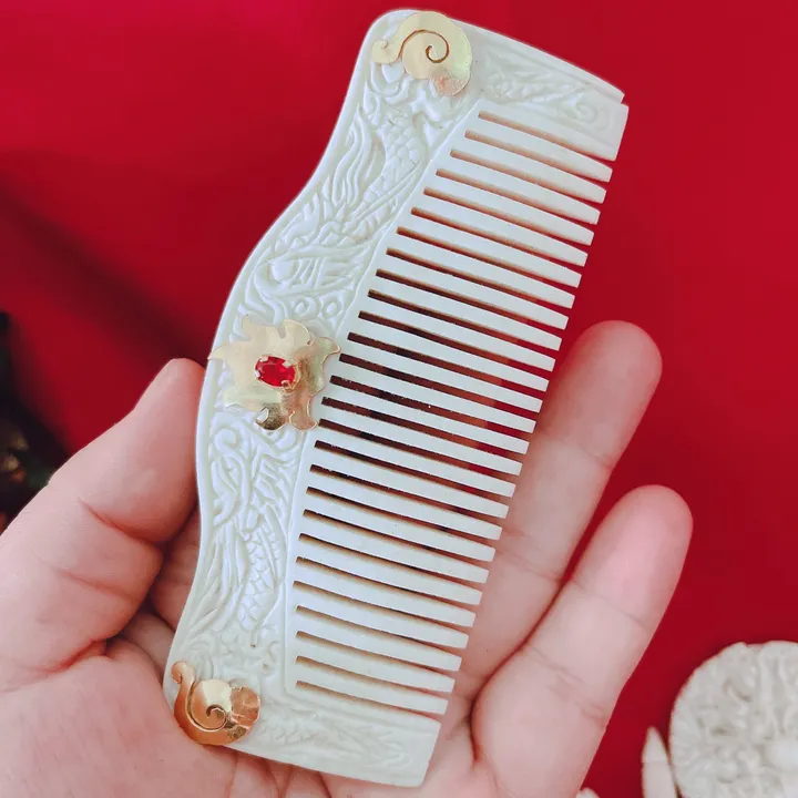 Alternative view of Lược Xương Mỹ Nghệ Gắn Bạc Xi Vàng - Thắng Giang