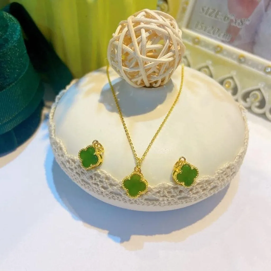 Alternative view of Dây Chuyền Cỏ Bốn Lá Ngọc Bích Vàng Tây 10 Kara Có Thẻ Hóa Đơn - Thắng Giang