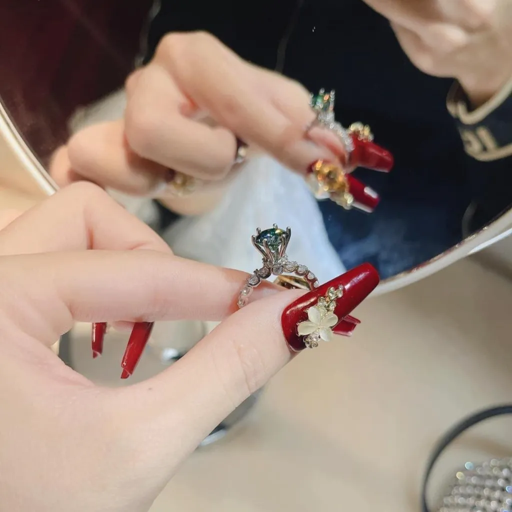 Alternative view of Nhẫn Bạc Ý Đính Đá Kim Cương Moissanite Xanh Có Kiểm Định Quốc Tế - Thắng Giang