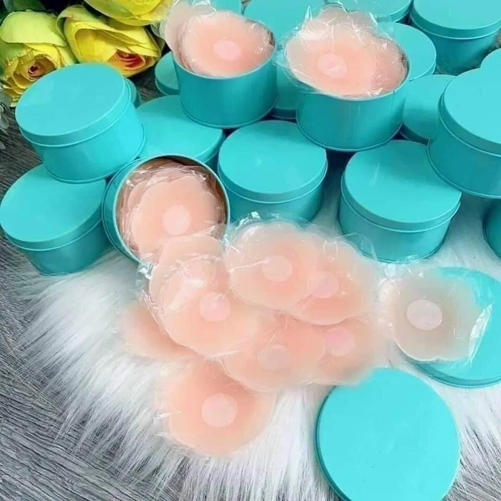 Alternative view of Miếng Dán Ngực Hình Hoa Silicon Cực Chắc Và Xinh Dành Cho Nữ