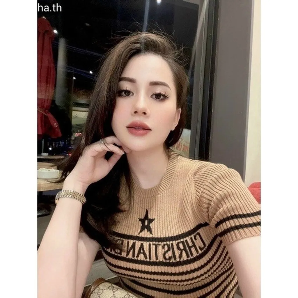Alternative view of Áo Len Montoghi Nữ Họa Tiết Kẻ Ngang Kết Hợp Ngôi Sao In Chữ Cd Sldca170- Diepchi Fashion