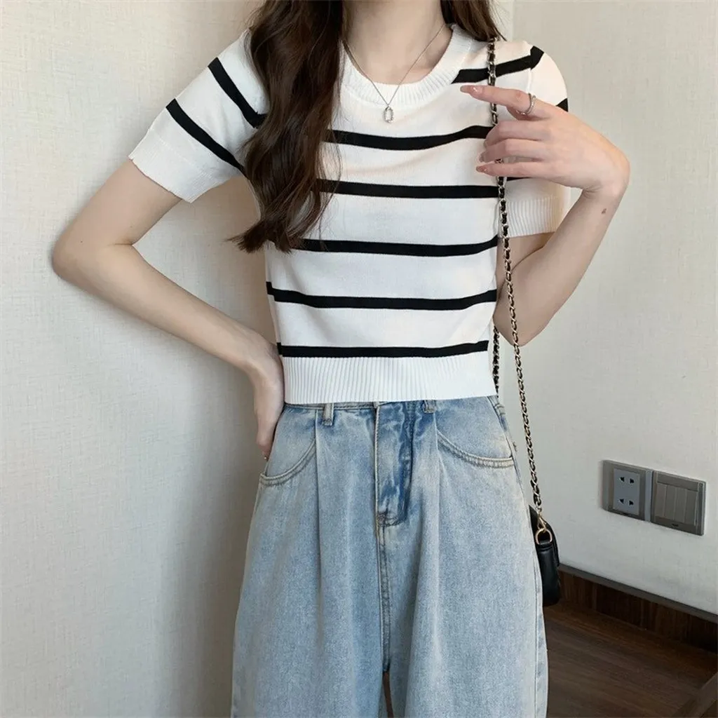Alternative view of Áo Len Croptop Ngắn Tay Họa Tiết Kẻ Sọc Màu Sắc Tương Phản Sldca184 - Diepchi Fashion