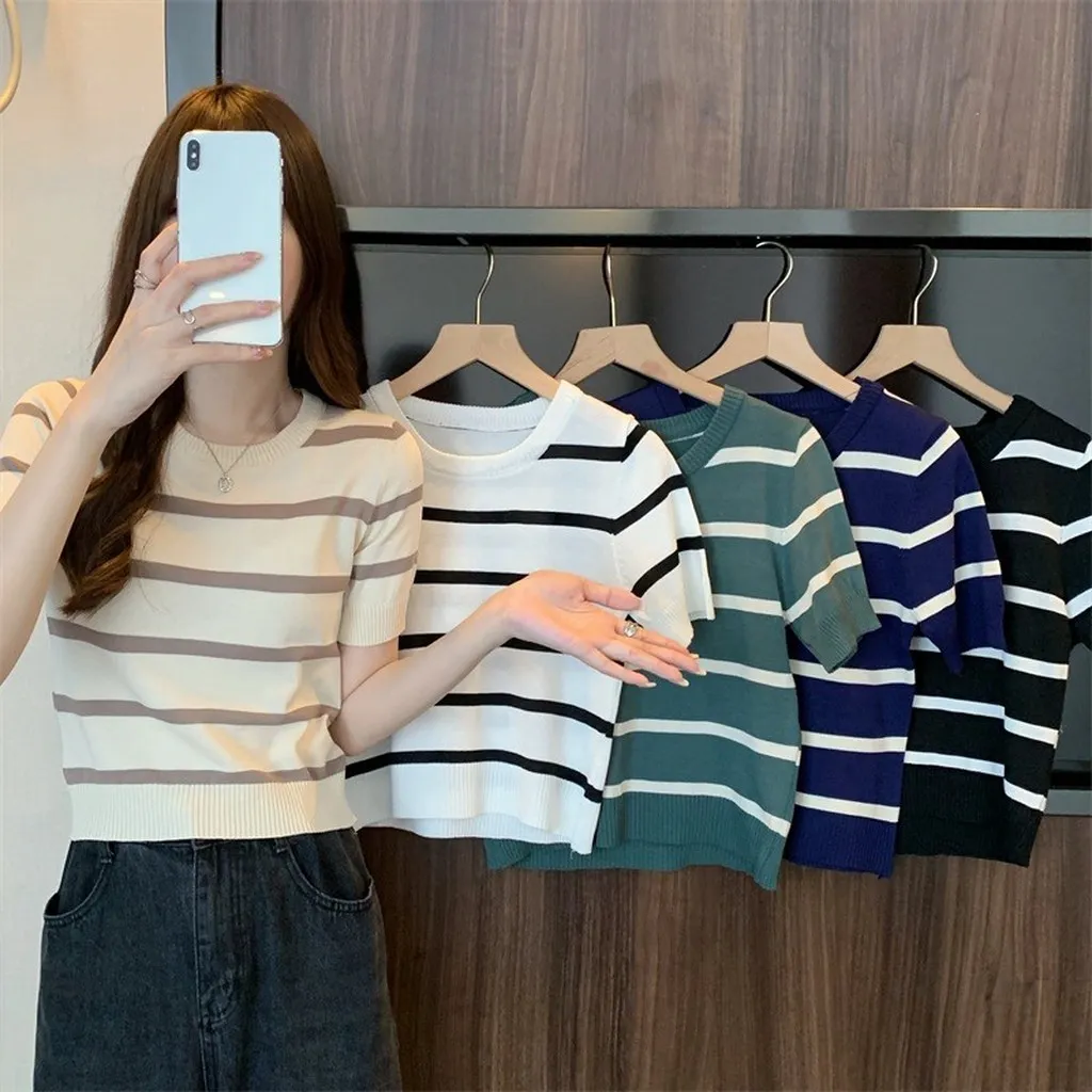 Alternative view of Áo Len Cộc Tay Cổ Tròn Dáng Croptop Họa Tiết Kẻ Nhiều Màu Slcxa184 - Chipxinhxk