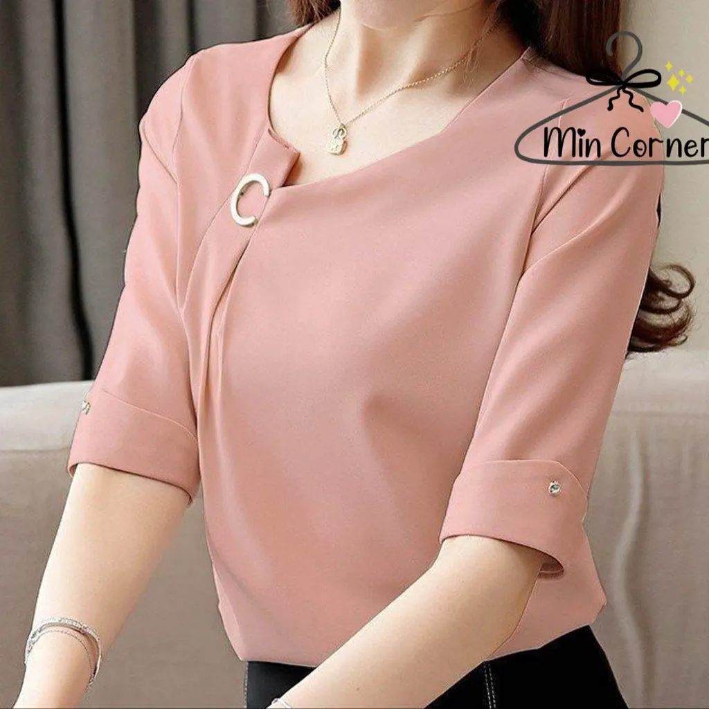 Áo Kiểu Tay Lỡ Cổ Đính Phụ Kiện Chữ C Ms77 - Min Corner