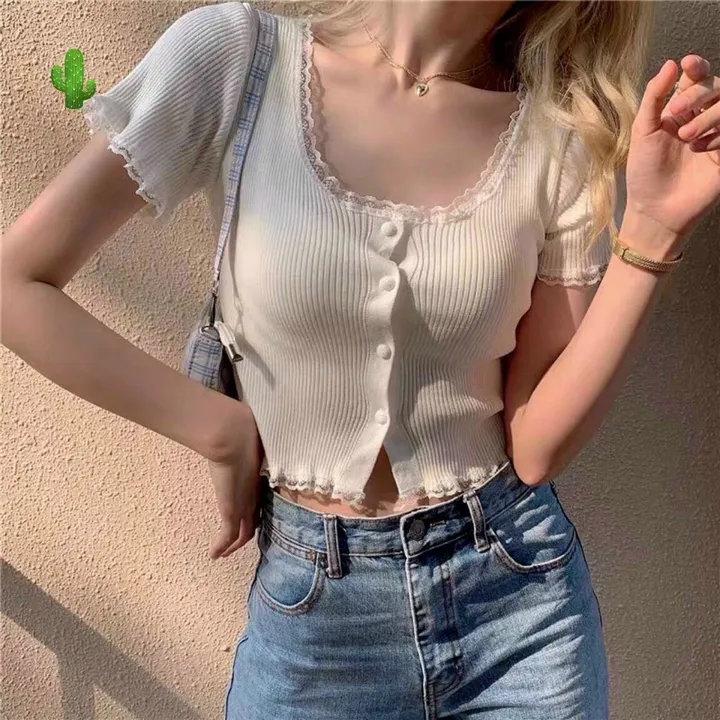 Áo Thun Nữ Croptop Phối Viền Ren Đính Nút Tay Lỡ - Ausa House