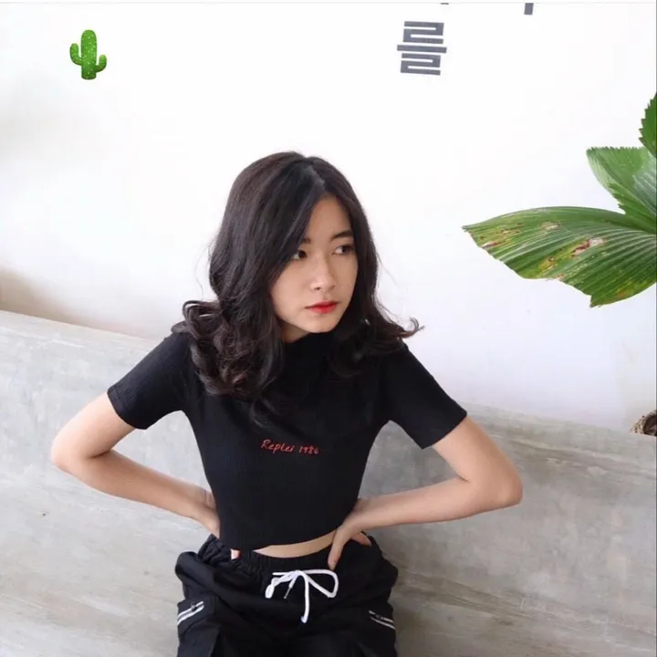 Alternative view of Áo Thun Nữ Croptop Cổ Tròn Tay Ngắn Cổ Trụ Replei 1986 - Ausa House