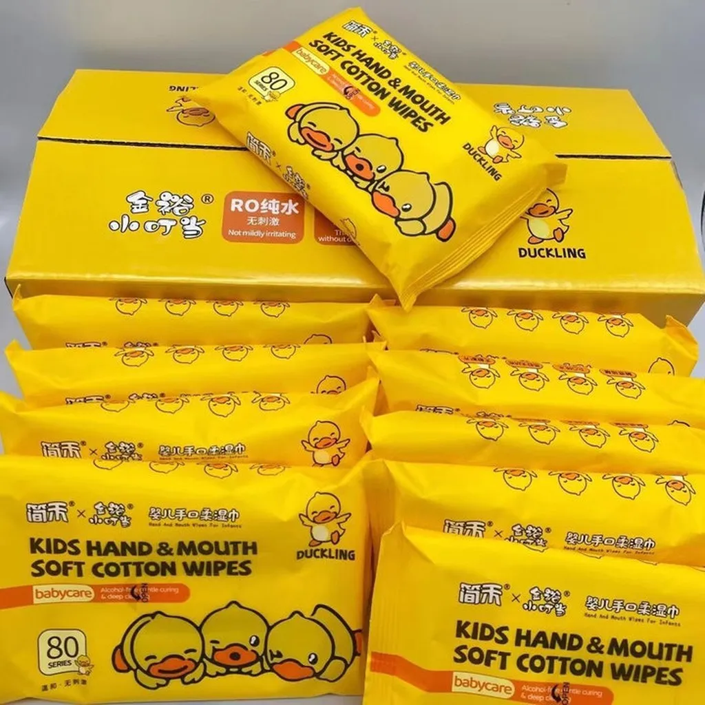 Thùng 10 Gói Khăn Ướt Gấu Dâu/vịt Vàng Ngẫu Nhiên - Gdn