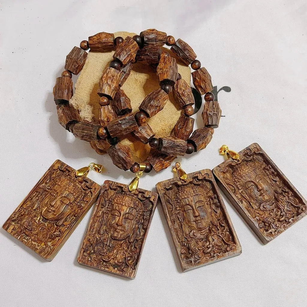 Alternative view of Dây Chuyền Nam Mặt Phật Trầm Hương Sánh Chìm Thiên Nhiên - Thắng Giang